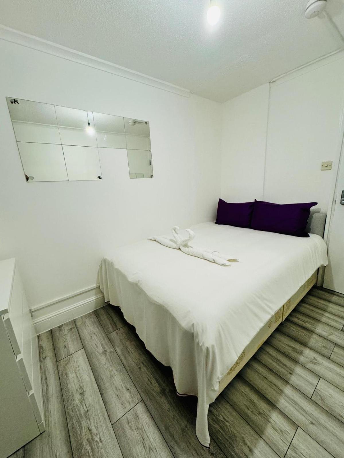 Tarbert Walk Guest house London