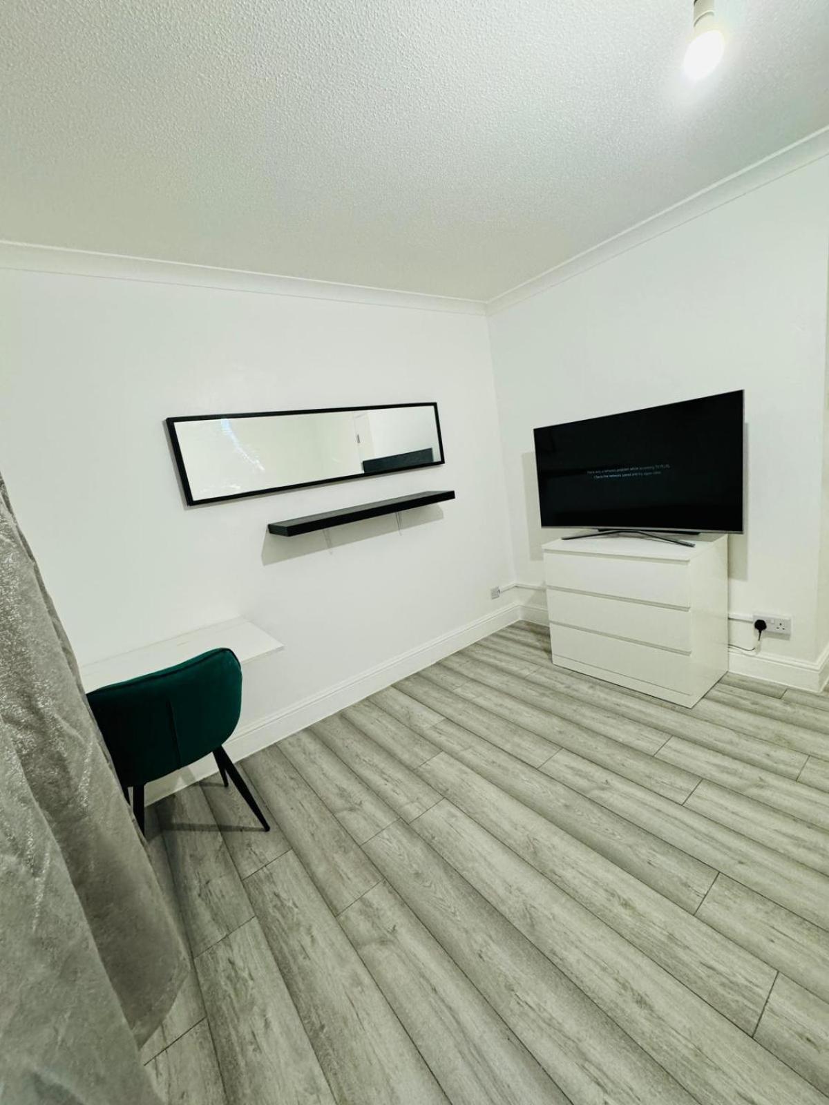 Guest house Tarbert Walk London